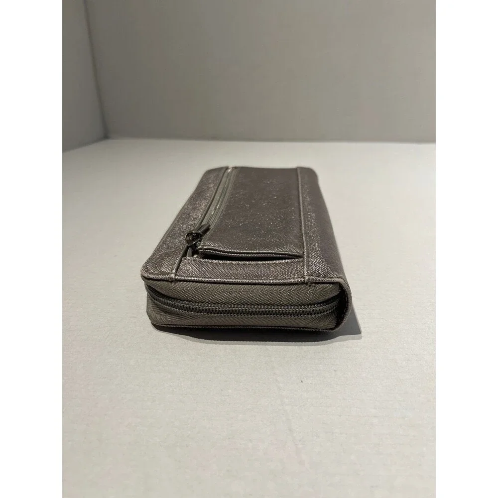 Guess Wallet - Picture 10 of 11